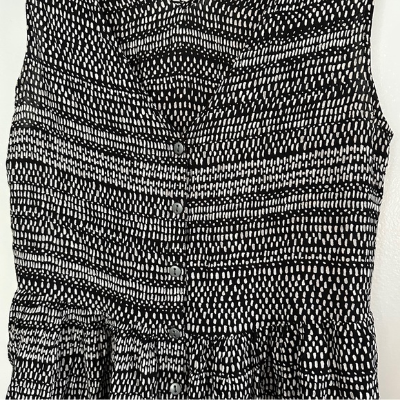 Urban Outfitters Carlin Romper - Picture 3 of 4